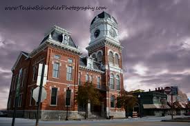 Covington Georgia Mystic Falls Courthouse Mystic Falls Virginia Sheriff Elizabeth Forbes Office Mystic F Mystic Falls Movie Locations Vampire Diaries