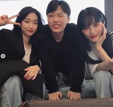 .편이며 여자친구 사귀기전 어플을 통해 십수명의 여자와 관계 및 4명과는 1년간 지속적인 만남 경험을 통해 여러 플레이나 성감대 넓은 지식과. ì „ë¶€ì¸ê³¼ ì—¬ì‚¬ì¹œ ìµœê³ ê¸° ìœ ê¹»ìžŽxë°°ìˆ˜ì§„ê³¼ ì¿¨í•œ ì¸ì¦ìƒ· ì¤'ì•™ì¼ë³´