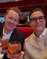 Nagdugang si Colin Egglesfield og usa...