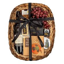 Accompanied by chalk cheese markers, chalk board bowls, creamy cheese, savory wine infused sausage, brandied cherry butter, and many more indulgent items. Wine Cheese Gift Basket Free Gift Basket Delivery Auckland