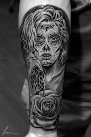 Black And White Sugar Skull Thigh Tattoo Pin By Angel Rosario On Tattoos Sugar Skull Tattoos Tattoos Skull Girl Tattoo