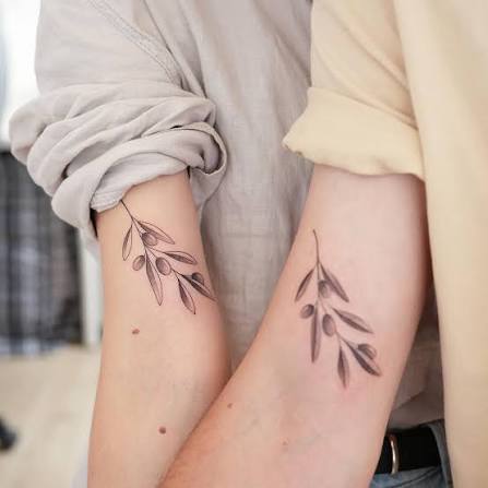 Olive branch 🌿🖤🤍 Matching tattoo with different style💫👩‍❤️‍👨 📍Location in San Mateo 。 。 #olive #olivetattoo #olivebranch #olivebranchtattoo #leavestattoo #blackandgreytattoo #matching #matchingtattoos #couple #coupletattoo #smalltattoo ...