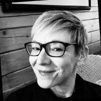 Leslie Parham's Instagram, Twitter & Facebook