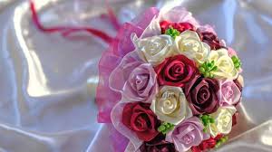 как сделать розу из атласной ленты для свадебного букета Buket Nevesty Iz Atlasnyh Lent Buket Nevesty Buket Atlasnye Lenty