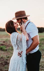 These songs are so relatable with your life that with each line you will be like this is the story of my life. The Best 300 Country Wedding Songs In 2020 2021