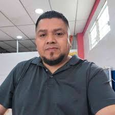 LoÚltimo Uno de los fugitivos más buscados por Estados Unidos estaba  trabajando como profesor de inglés en Sonsonate. #ElPeloEnLaSopa