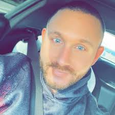 What constitutes a rep in bench press?