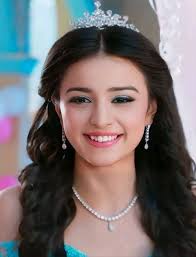 Born August 17th 1966 is Jill Cunniff. She is an American musician and  artist, best known as the lead singer of the band Luscious Jackson. She was  born and raised in New