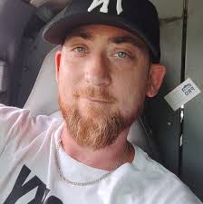 Are there any contractors hiring a painter with 12 years of experience in  St Augustine?