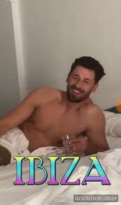 Spank: Str8 guy naked in Ibiza - ThisVid.com