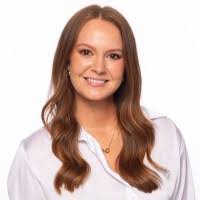 Holly Honeycutt's Instagram, Twitter & Facebook