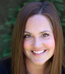 Elizabeth Jorgenson's Instagram, Twitter & Facebook