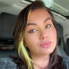 Kristin Ruble's Instagram, Twitter & Facebook