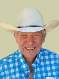 Eric Looney's Instagram, Twitter & Facebook