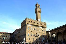 With its massive bulk and unmistakable crenellated tower, palazzo vecchio soars over piazza della signoria. Palazzo Vecchio In Florenz Nutzliche Informationen Florenz Museen
