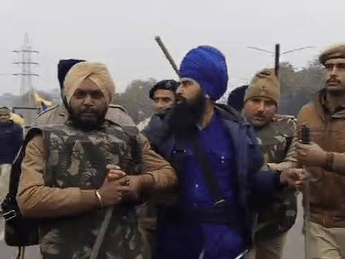 चंडीगढ़ में प्रदर्शनकारियों पर लाठीचार्ज, आंसू गैस के गोले दागे गए
