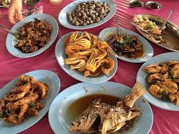 Far away from the center of town, hai boey seafood is located at teluk kumbar. Seafood Restaurant In Pulau Betong Penang Jia Siang Cafe What2seeonline Com