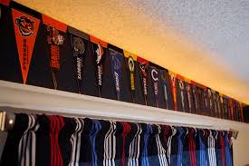 Sports Kids Bedroom Nfl Pennants Using Mini Nfl Pennants And 3m Command Strips Football Bedroom Sports Themed Room Boys Football Bedroom