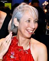 To that sweet lady who truly loves me, I need Hi now ♥️Hello honey❣️I beg  you when you see this don't ignore me 💔 I'm not happy and I've been crying  for