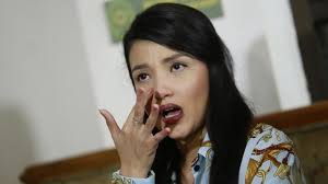 Ia berhasil meraih runner up gadis sampul 2005. Sederet Kontroversi Tsania Marwa Dan Atalarik Syach Rebutan Anak Hingga Harta Kumparan Com