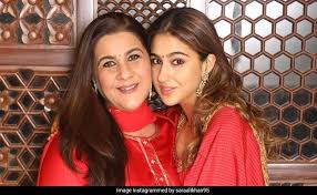 Sara Ali Khan S Post For Mommy No 1 Amrita Singh Is Everything In 2020 Sara Ali Khan Saif Ali Khan Amrita Singh