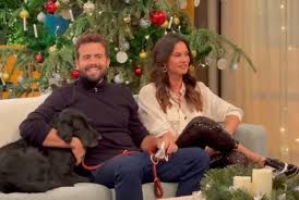 Claudia vieira's source of wealth comes from being a soap opera actress. Joao Manzarra E Claudia Vieira Apresentam Novo Programa Na Sic