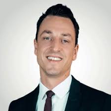 The bank offers checking accounts, credit cards, savings and investments, mortgage, property, insurance, and retirement services. Benjamin Schmidramsl Teamleiter Private Banking Volksbank Raiffeisenbank Bayern Mitte Eg Xing