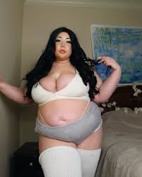 OnlyFans @cecehectori - Profile, photos & links - Babepedia