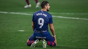 In the game fifa 21 his overall rating is 72. Rafa Mir Estoy Seguro De Que Podemos Darle La Vuelta A Esto Diarioaragones Com