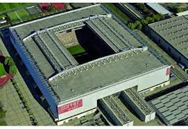 Merkur spielarena die im jahr 2004 fertiggestellte merkur spielarena ersetzte das rheinstadion, wurde jedoch nicht an exakt an die gleiche stelle. Fortuna Dusseldorf Stadium Merkur Spiel Arena Transfermarkt