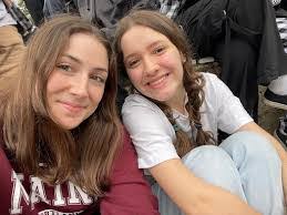 Mindy Matthews's Instagram, Twitter & Facebook