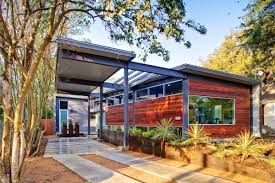 Looking for barndominium house plans or more information about building a barndominium visit www.barndominiumfloorplans.com. The Frick Residence In Austin Texas By Krbd Combines Steel Concrete And Wood Cladding Livin Spaces