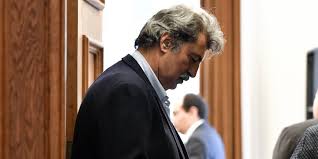 Σφακιά, 11 μαΐου 1965) είναι έλληνας γιατρός, βουλευτής χανίων με τον συριζα και πρώην υπουργός. O Polakhs Blepei Pantoy Ex8roys Nea Epi8esh Sto Gnwsto Toy Stil Se Giatro Toy Esy Politikh Iefimerida Gr