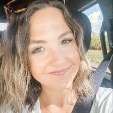 Jennifer Kile's Instagram, Twitter & Facebook