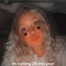 Bella Mosley (@bellamosley)