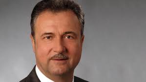 Ihr vorsitzender claus weselsky droht der deutschen bahn mit hundert stunden streik. Angespannte Stimmung Bahn Und Gdl Treffen Sich Zur Ersten Tarifrunde