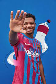 Apr 14, 2021 · footy headlines have predicted the 2022/23 season barcelona home kit already. Fc Barcelona Nike Celebrate 2021 2022 Home Kit Hypebeast