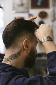 Un esempio sono i tagli capelli scalati dietro lunghi davanti con. Quali Sono I Tagli Di Capelli Maschili Per Questa Primavera Estate 2018