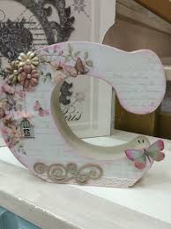 Letra Madera Decorada Con Scrapbookin Decoracion De Letras Letras De Madera Letras De Madera Decoradas