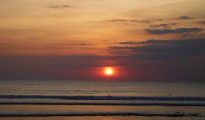 Pantai selingkuh terletak di samping pln tanjung karang, ampenan, lombok barat. Cerita Honeymoon 1 Berburu Senja Di Pantai Bali