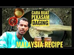 Ketika membuat dendeng, anda harus menggunakan potongan daging sapi yang tidak mengandung lemak, terutama karena kadar lemak berlebih dapat mempersingkat rendam daging sapi dalam bumbu cair untuk membuat cita rasanya makin menonjol. Cara Buat Pekasam Daging Youtube