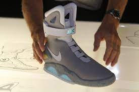Dans sa grande mansuétude nike sort la hyperadapt 1.0 pour la modique somme de 720$, le prix pour un retour dans le futur ! ÙØ§ ØªÙÙØ± Ø¨ÙÙØ±Ø© ÙØ²Ø¬ Nike Chaussure Qui Se Lasse Toute Seule Findlocal Drivewayrepair Com