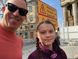 Carrie Qualls's Instagram, Twitter & Facebook