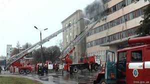 При пожаре в харькове погибли 15 человек. Pozhar V Harkove Zablokirovannye Lyudi Prygali Iz Okon Bbc News Ukrayina