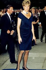 Oversized Collars Bardot Necklines And Shoulder Pads The Fashion Trends Princess Diana Gave Us That We Still Wear Today Princess Diana Princes Diana Diana