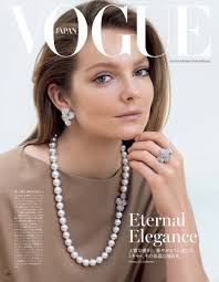 In 2010 she achieved the miss universe in hungary, where she was crowned best fashion designer, which came in first place behind american miss universe. Mihalik Eniko Nesze Szer