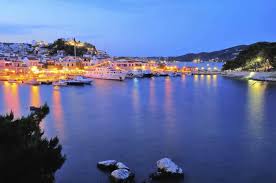Vakanties in griekenland beloven idyllische stranden, authentieke witte huisjes, betoverende zoek je een voordelige griekenland vakantie? Tips Griekenland Vakantie Op De Griekse Eilanden