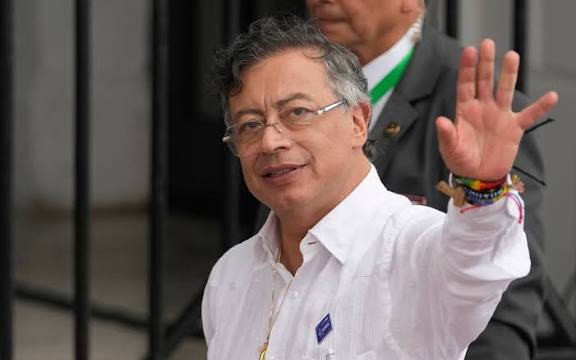 Trump calls Colombia's Petro 'terrific' after White House meeting while downplaying past insults – WWLP