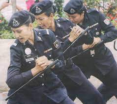 Polis bantuan sebenarnya dilantik dan dikawal di bawah seksyen 47 50 akta polis 1967 bagi tujuan memberi khidmat pengawasan di kawasan kawasan yang kekurangan pengawalan polis dan boleh menjadi unit bantuan kepada pdrm dalam situasi yang diperlukan. Polis Diraja Malaysia Wikipedia Bahasa Melayu Ensiklopedia Bebas