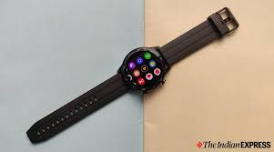 It's easy to be overwhelmed by smartwatches available today but there can only be one 'best smartwatch', and the best smartwatch in the world right now is the apple watch series 6. Best Fitness Band Or Smartwatch Buying Guide Looking For A Fitness Band Or Smartwatch What To Keep In Mind When Choosing One Right Now